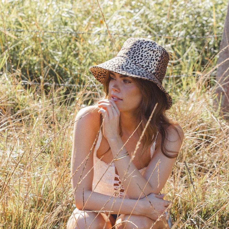 LEOPARD BUCKET HAT