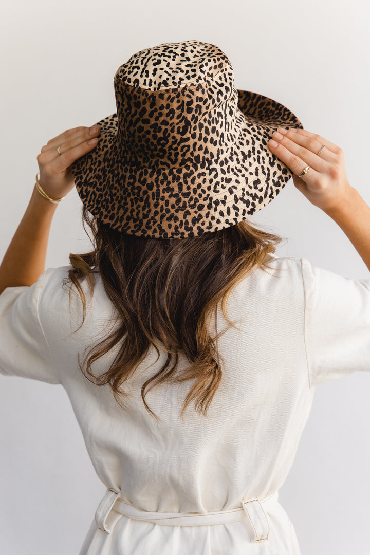 LEOPARD BUCKET HAT